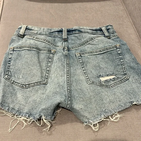Wild fable women’s denim distressed shorts size 0 - Picture 2 of 5